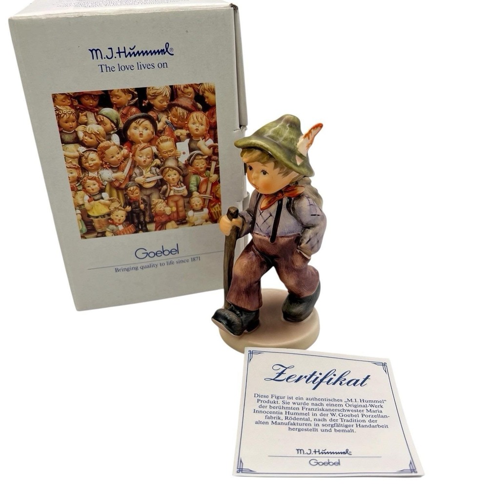 Goebel Hummel Figurine #562 Grandpa's Boy #210 TMK 7, with box VTG 1989 Retired